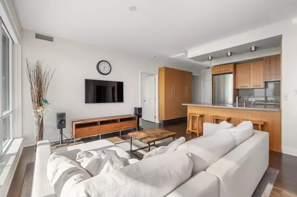 Toronto C01, ON M5V 3X4,80 John ST #3901