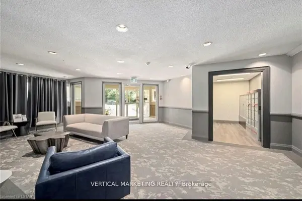 1 Jacksway CRES #208, London North, ON N5X 3T5