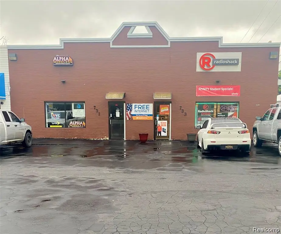 731 W Michigan AVE, Saline, MI 48176
