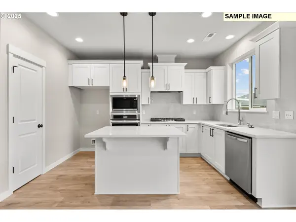 2817 NE Claire RD #208, Estacada, OR 97023