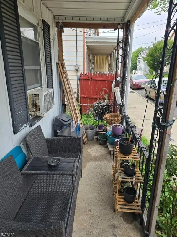 21 Railroad Ave, Phillipsburg Town, NJ 08865