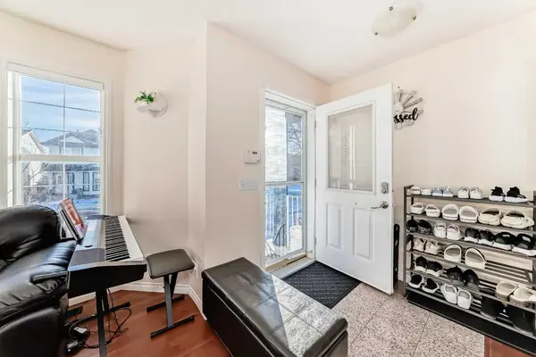 187 Taravista ST NE, Calgary, AB T3J 4S2