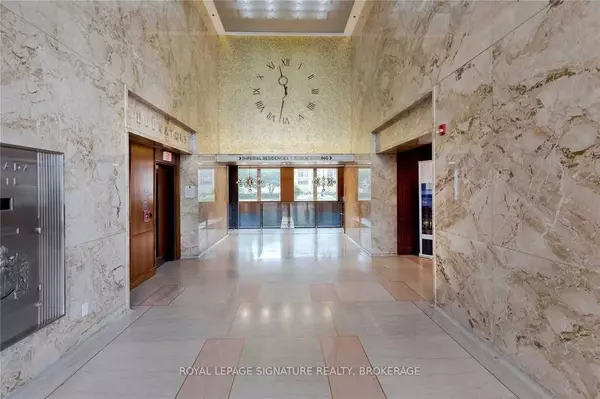 Toronto C02, ON M4V 1N5,111 St Clair AVE W #422