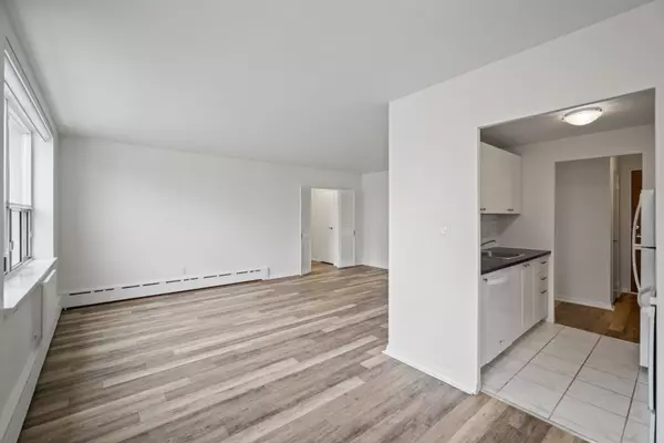 Toronto, ON M5P 1R5,345 Lonsdale RD #504