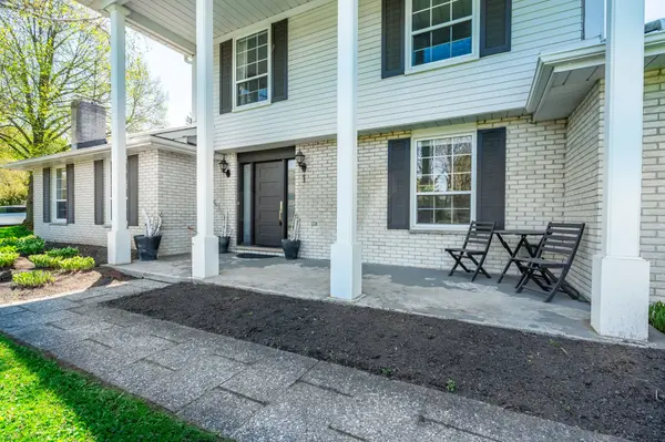 1 Acredale DR, Hamilton, ON L0R 1H2