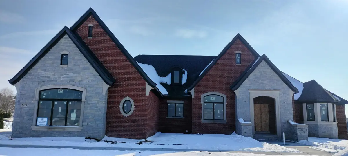 5770 Bristol CT, Washington Twp, MI 48094