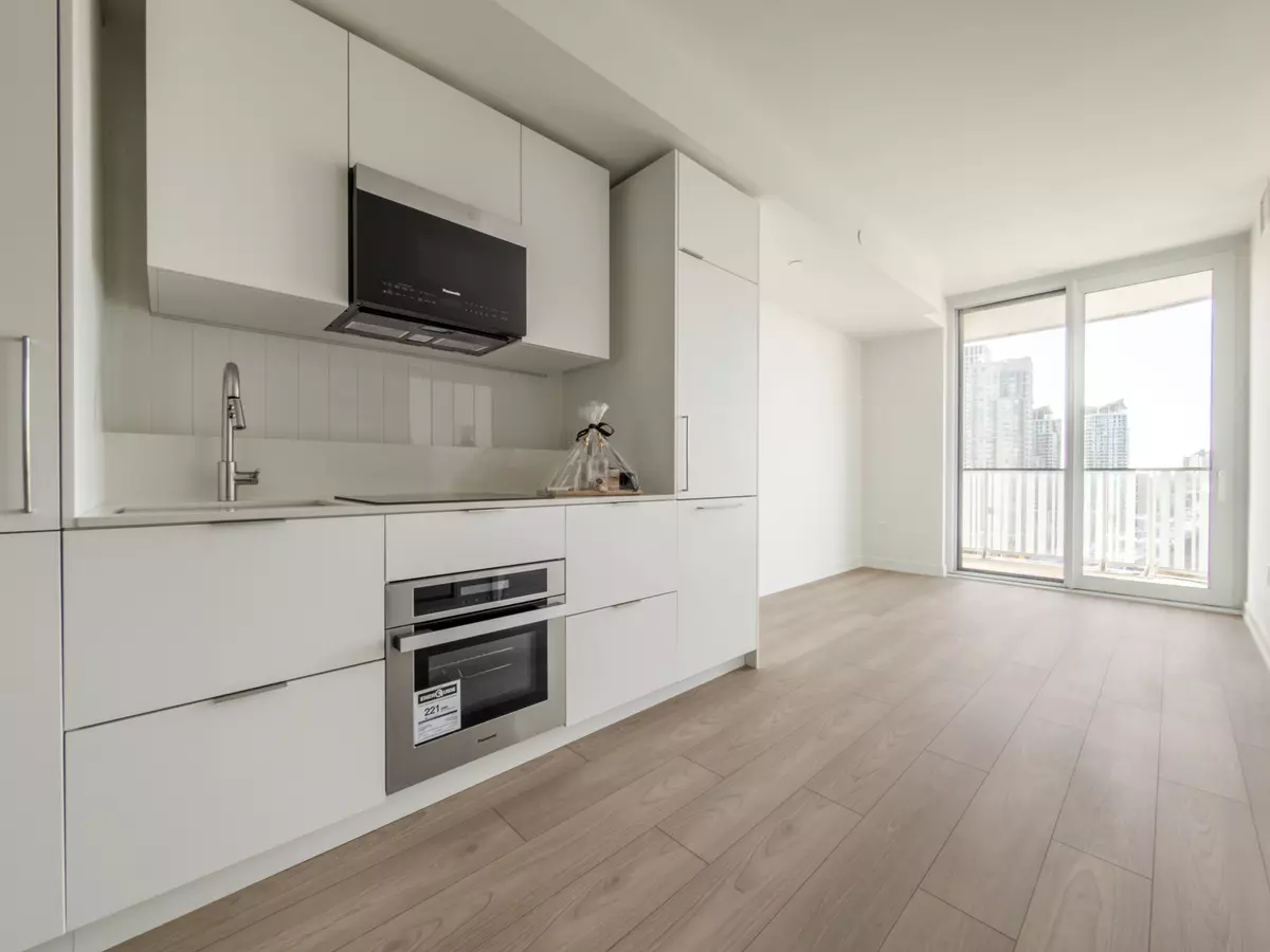 Mississauga, ON L5A 4C6,1 Fairview RD E #1505