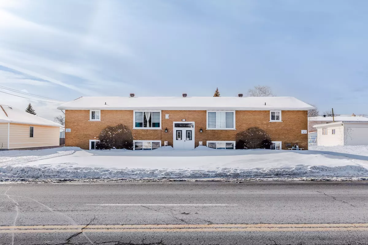 Cornwall, ON K6K 1A6,3004 Pitt ST