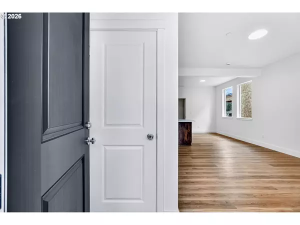 Vancouver, WA 98661,6207 NE 43RD ST