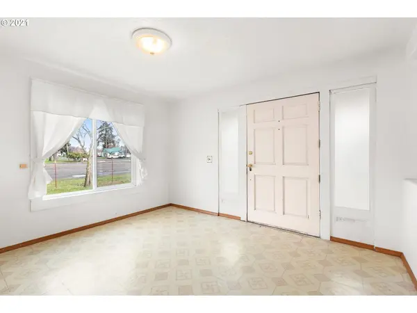 110 LEROY ST, Molalla, OR 97038