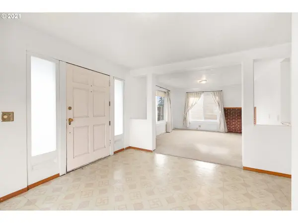 110 LEROY ST, Molalla, OR 97038