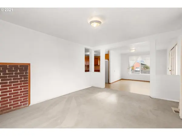 110 LEROY ST, Molalla, OR 97038