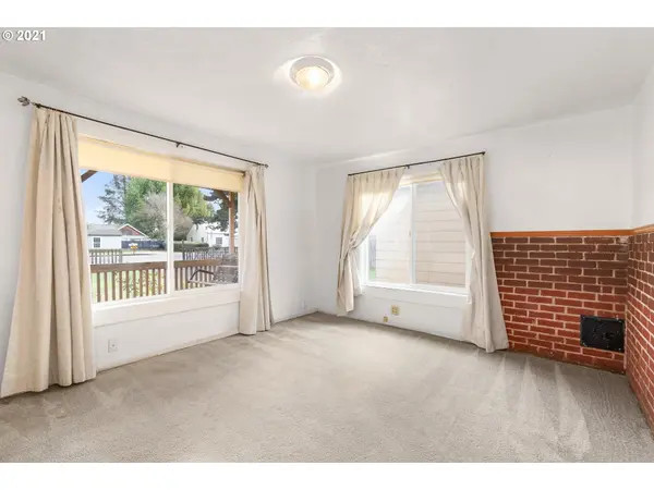 110 LEROY ST, Molalla, OR 97038