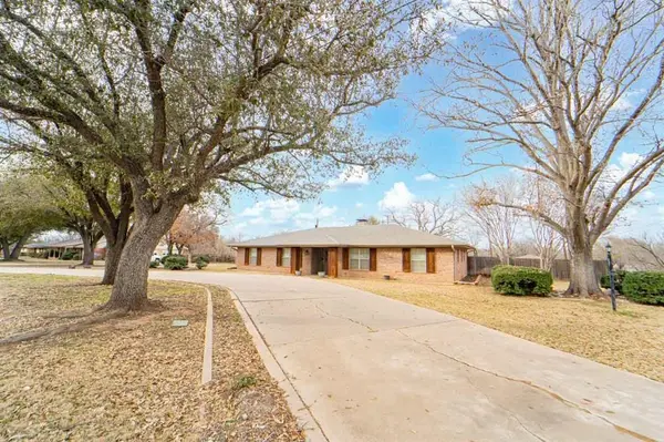 1506 W Elliott Street, Breckenridge, TX 76424