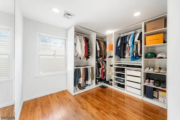 118 Race St #2, Elizabeth City, NJ 07202