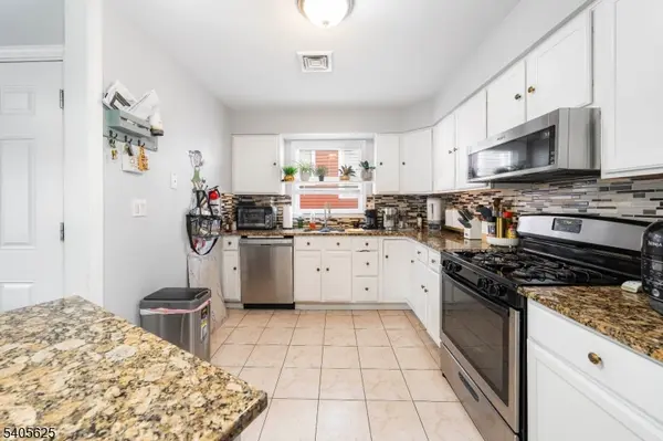 118 Race St #2, Elizabeth City, NJ 07202