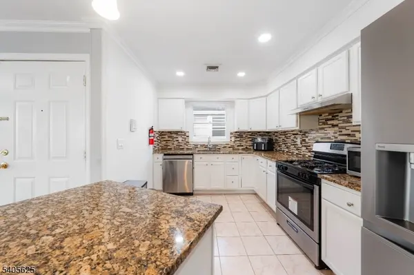 118 Race St #2, Elizabeth City, NJ 07202