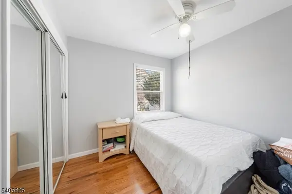 118 Race St #2, Elizabeth City, NJ 07202