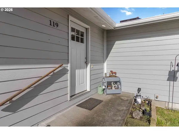 119 MONTEREY DR, Kelso, WA 98626