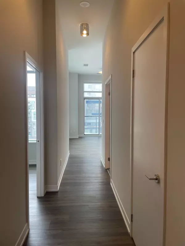 Toronto C08, ON M5A 0M9,25 Nicholas AVE #704