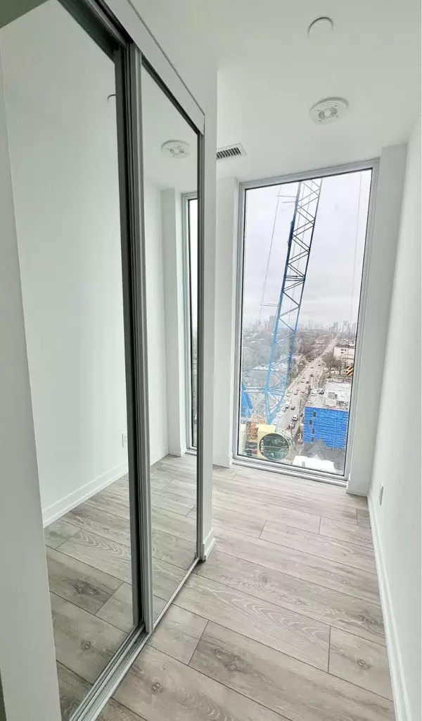 Toronto, ON M5P 0A6,2020 Bathurst ST #1720