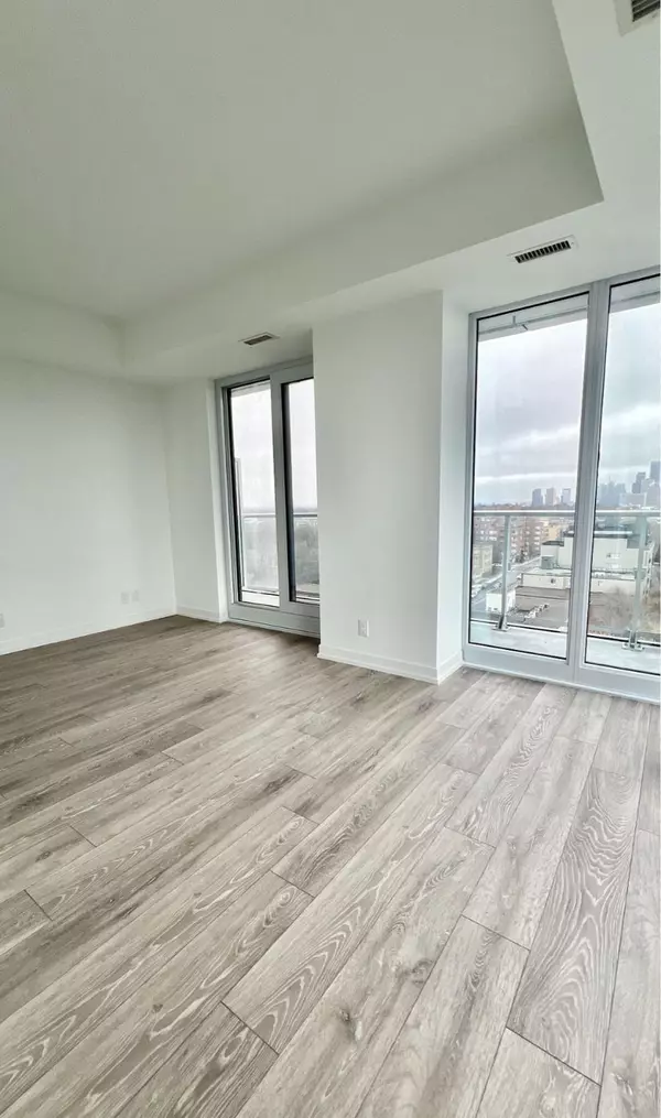 Toronto, ON M5P 0A6,2020 Bathurst ST #1720