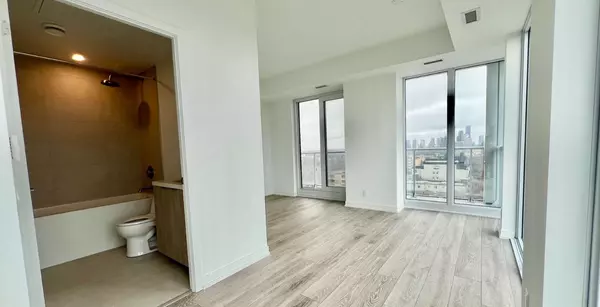 Toronto, ON M5P 0A6,2020 Bathurst ST #1720