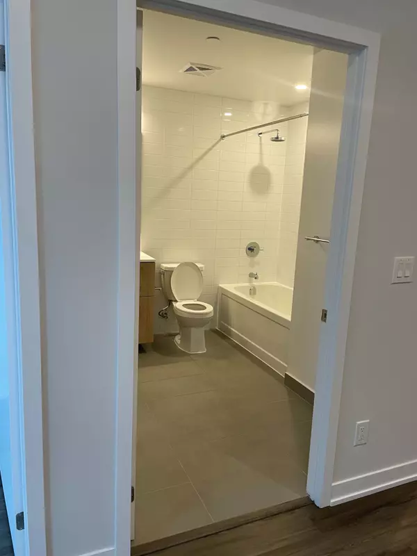 Toronto C08, ON M5A 0M9,25 Nicholas AVE #607