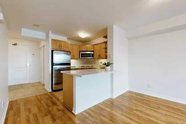 Toronto, ON M1V 0B5,2020 McNicoll AVE #303