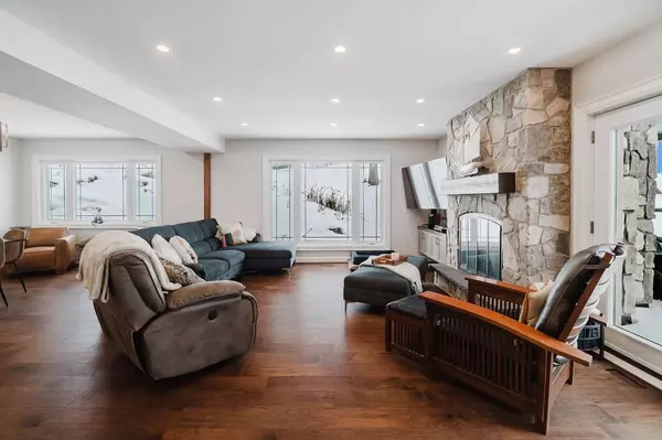 East Gwillimbury, ON L0G 1R0,2816 Mt Albert RD