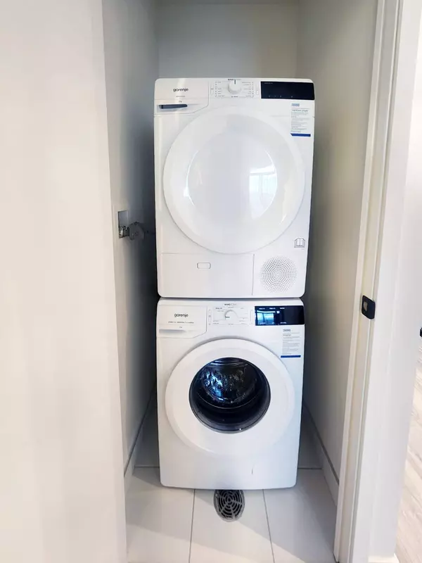 Vaughan, ON L4K 0R2,8 Interchange WAY #2603