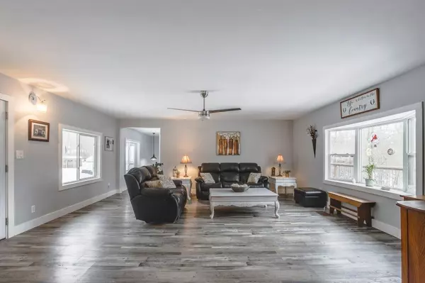 Tay, ON L0K 2C0,36 Meadows AVE