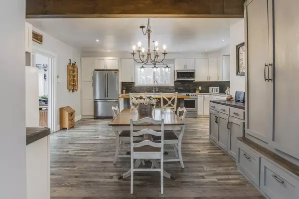 Tay, ON L0K 2C0,36 Meadows AVE