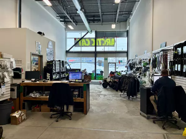 Barrie, ON L4N 6B5,341 King ST #9