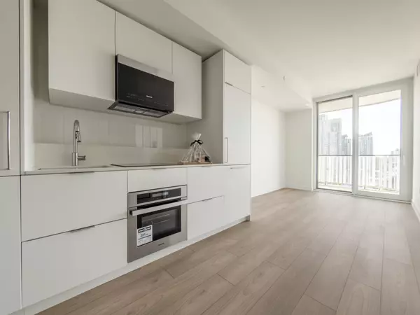 1 Fairview RD E #1505, Mississauga, ON L5A 4C6