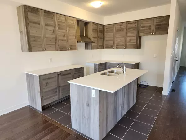 Brampton, ON L7A 5K2,8 Brixham LN