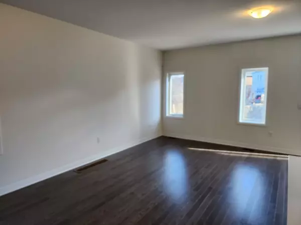 Brampton, ON L7A 5K2,8 Brixham LN