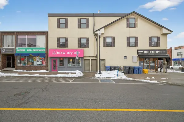 103 Thomas ST #104, Oakville, ON L6J 3A7