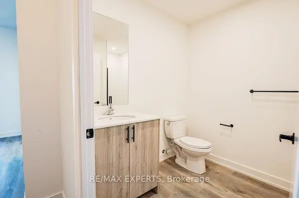 2475 Old Bronte Rd RD #802, Oakville, ON L6M 5S7