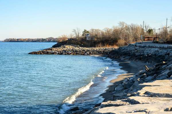 10 Concord PL #408, Grimsby, ON L3M 0G6