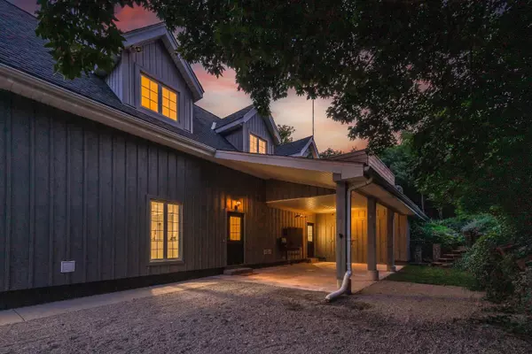 Centre Wellington, ON N0B 1S0,18 East Mill ST