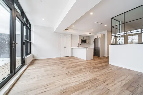 555 Sanatorium RD #206, Hamilton, ON L9C 2B1