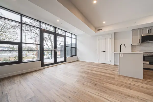 555 Sanatorium RD #206, Hamilton, ON L9C 2B1