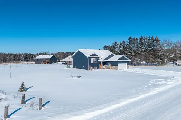 24 Humphries RD, Horton, ON K7V 3Z8