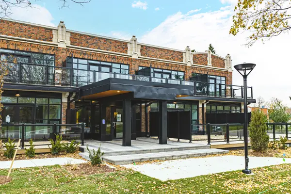 555 Sanatorium RD #302, Hamilton, ON L9C 2B1