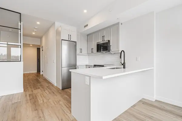 555 Sanatorium RD #302, Hamilton, ON L9C 2B1