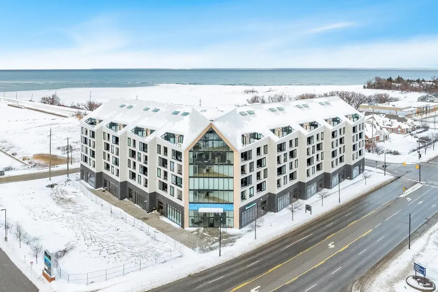 31 Huron ST #621, Collingwood, ON L0G 1V0