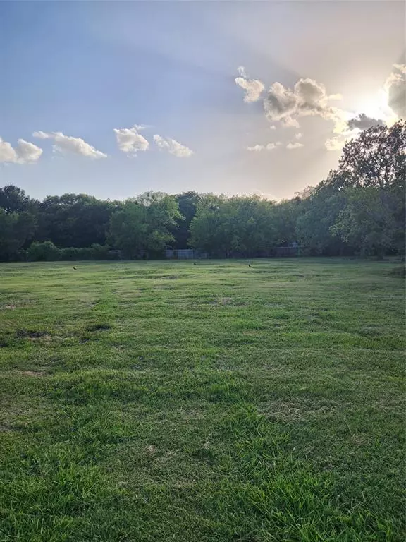 7913 Wayne Way, Rowlett, TX 75088