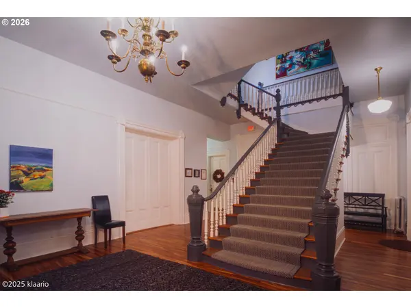 Portland, OR 97209,133 NW 18th AVE #1