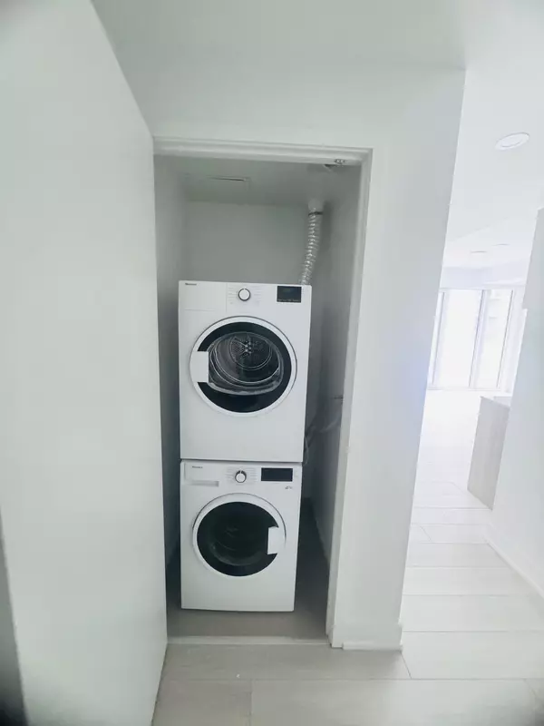 Toronto C14, ON M2N 0M4,36 Olive AVE #1502